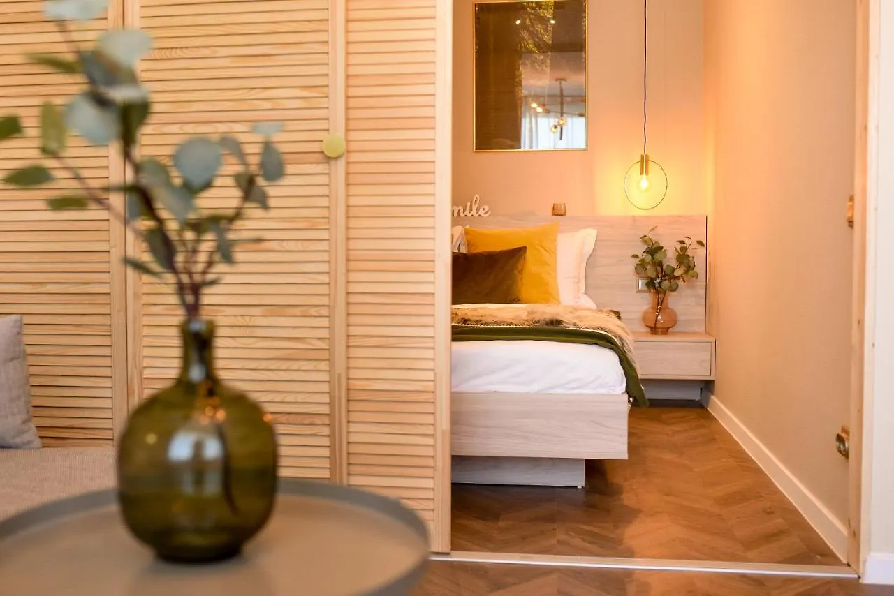 Tropical Feel - 2Br Apartment At Sala Palatului ブカレスト 0*,  ルーマニア